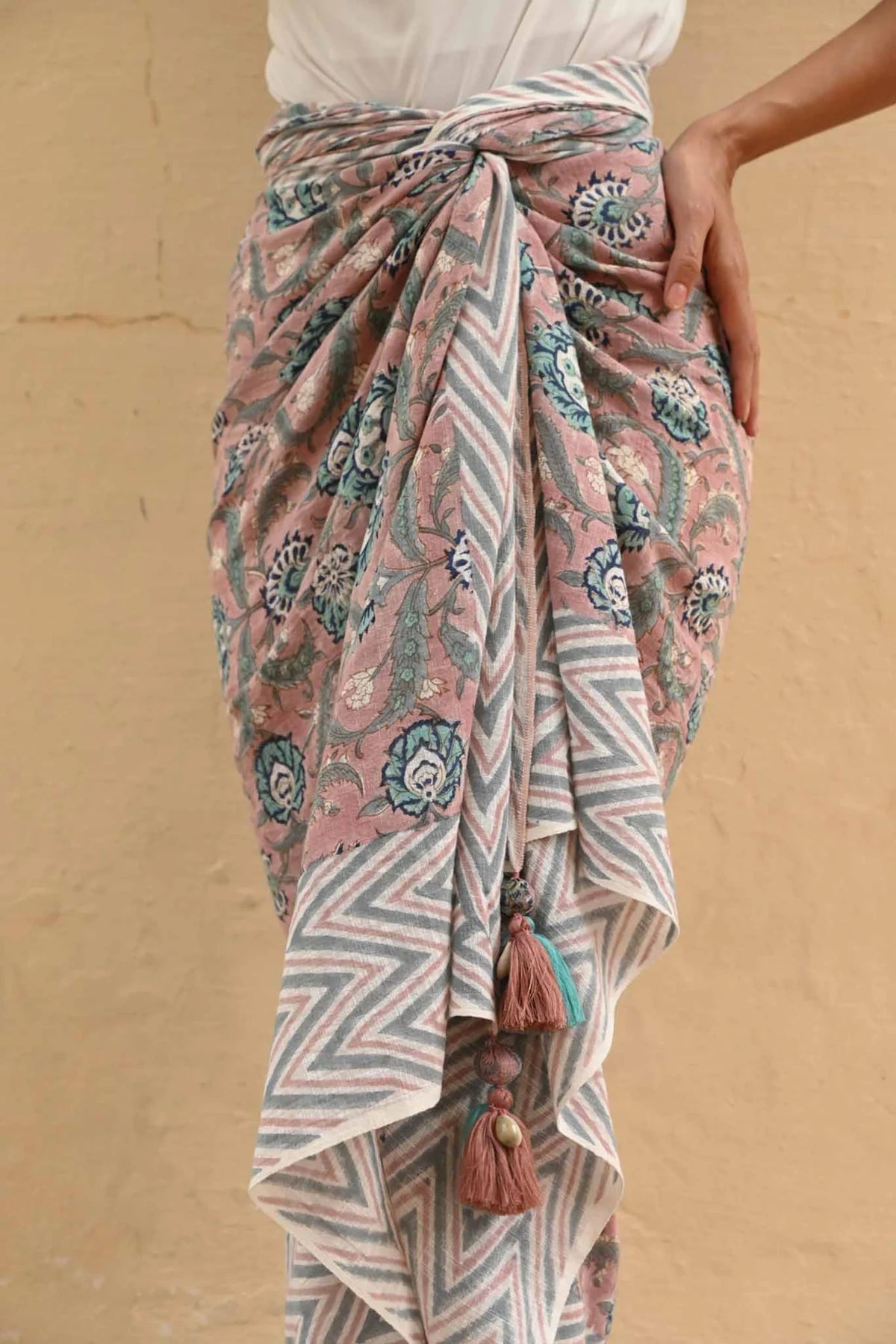 Anita Sarong