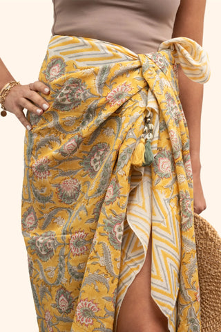 Anita Sarong
