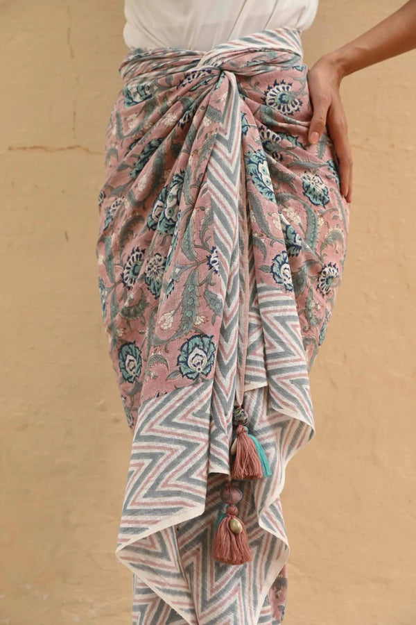Anita Sarong