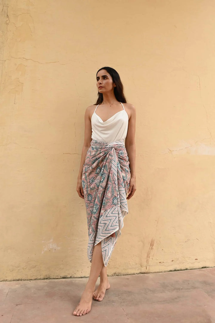 Anita Sarong