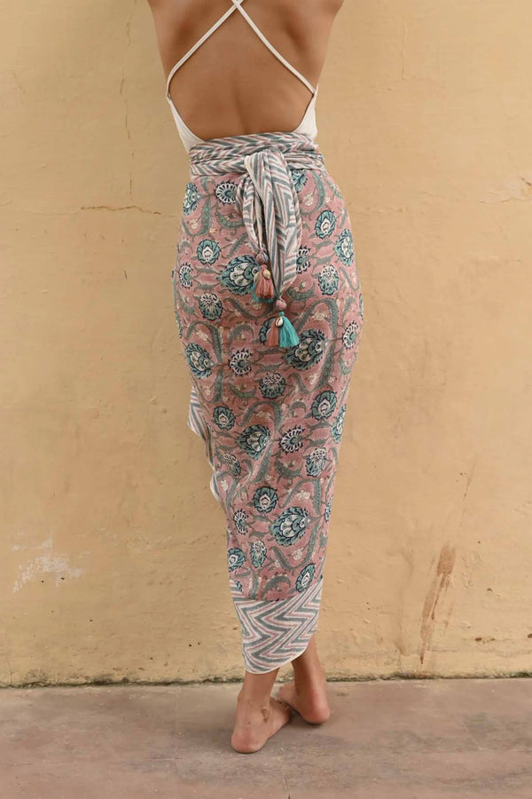 Anita Sarong