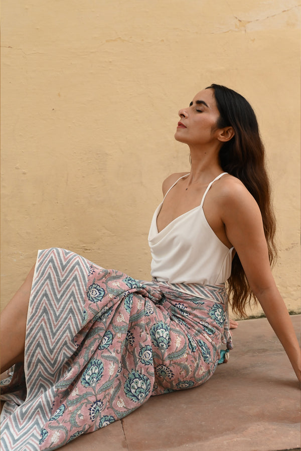 Anita Sarong